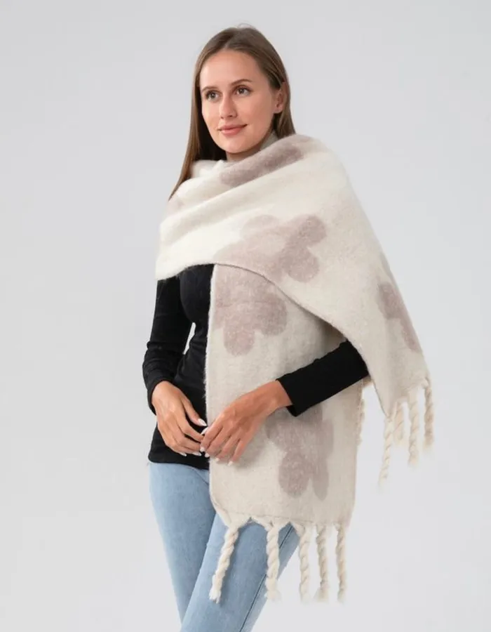 Candlewick Gift Shop Rings Floral Wool Scarf