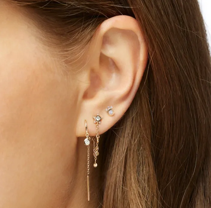 Classic Threader in Gold With Diamond Scosha Earrings Classic Threader in Gold With Diamond Scosha Earrings