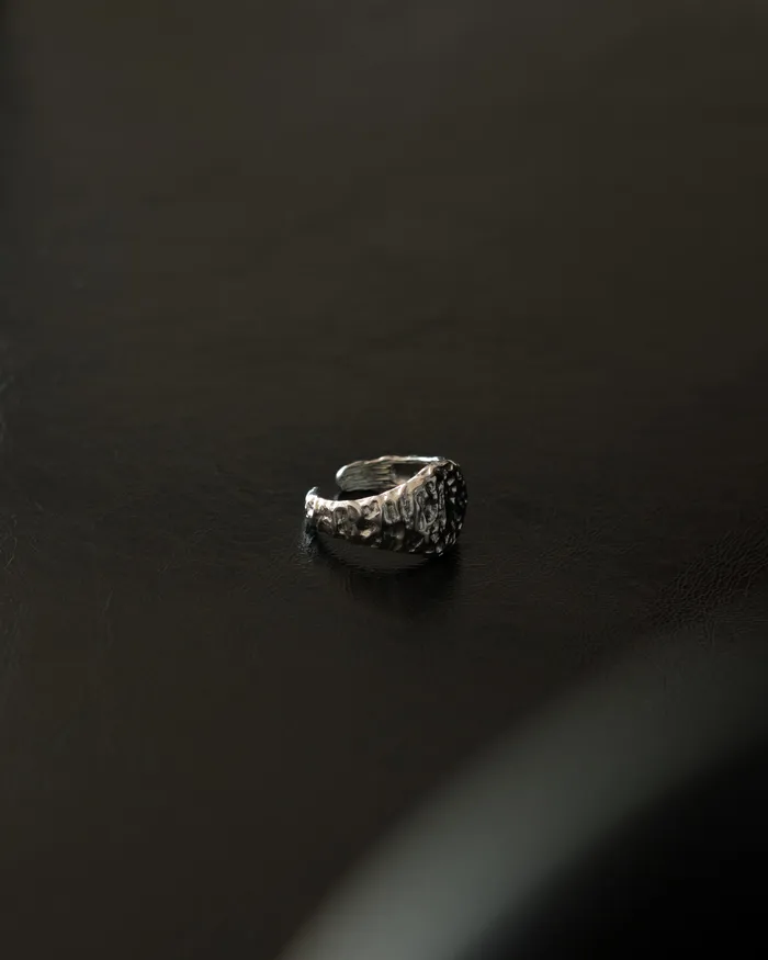 MYJN Rings Kaiya Hammered Signet Ring