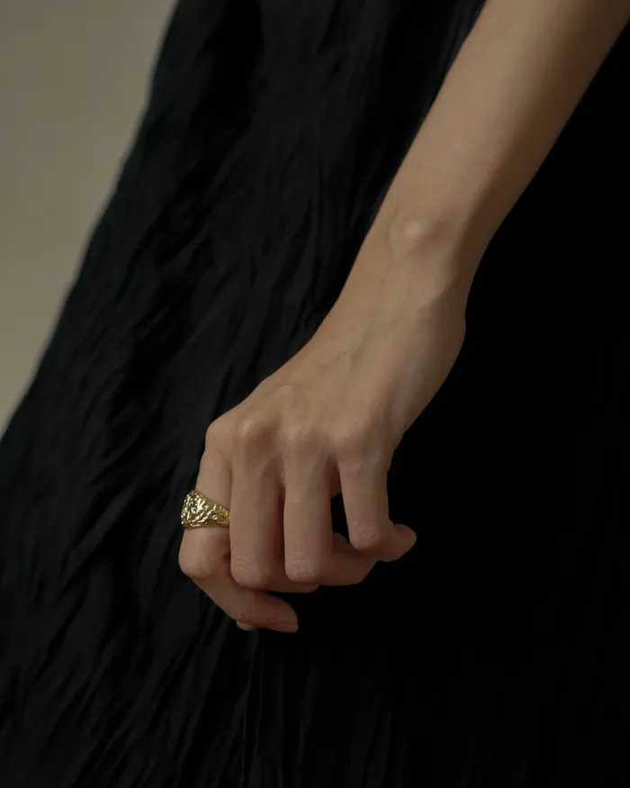 MYJN Rings Kaiya Hammered Signet Ring