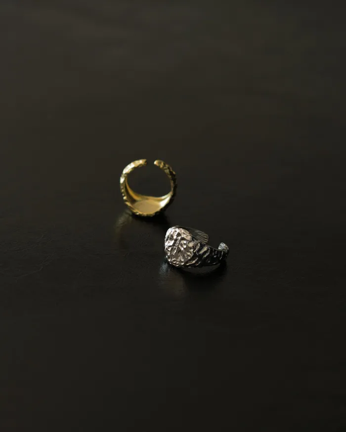 MYJN Rings Kaiya Hammered Signet Ring
