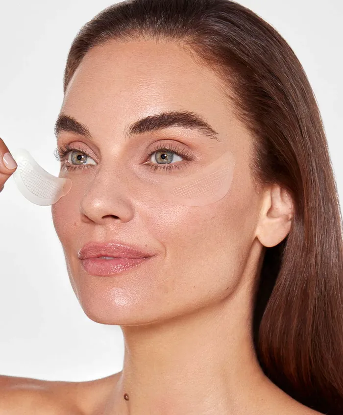 WRINKLE ERASING RETINOL PATCHES 111SKIN Earrings