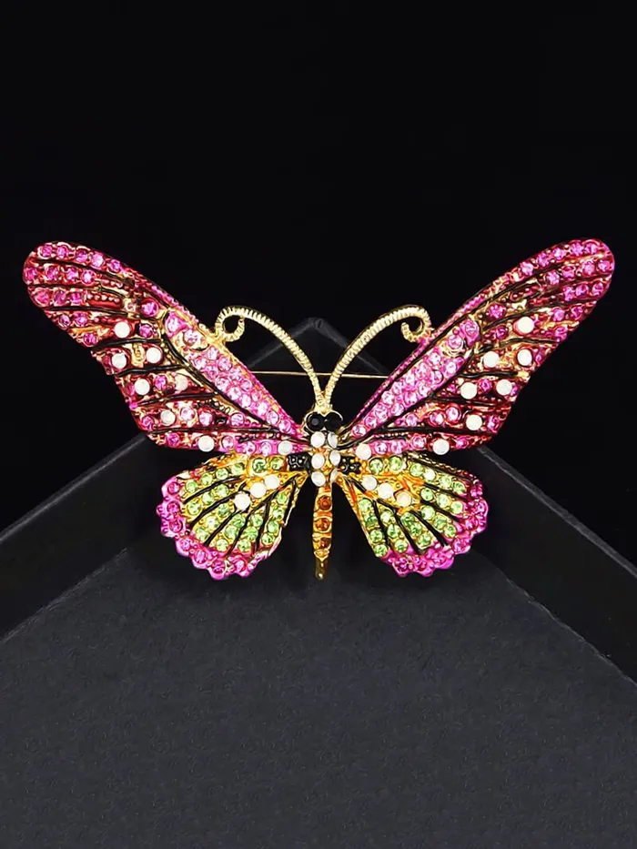 Yellow Chimes Brooch for Women Butterfly Shaped Brooch Fashionable Brooch for Girls and Women Pink Yellow Chimes Necklaces
