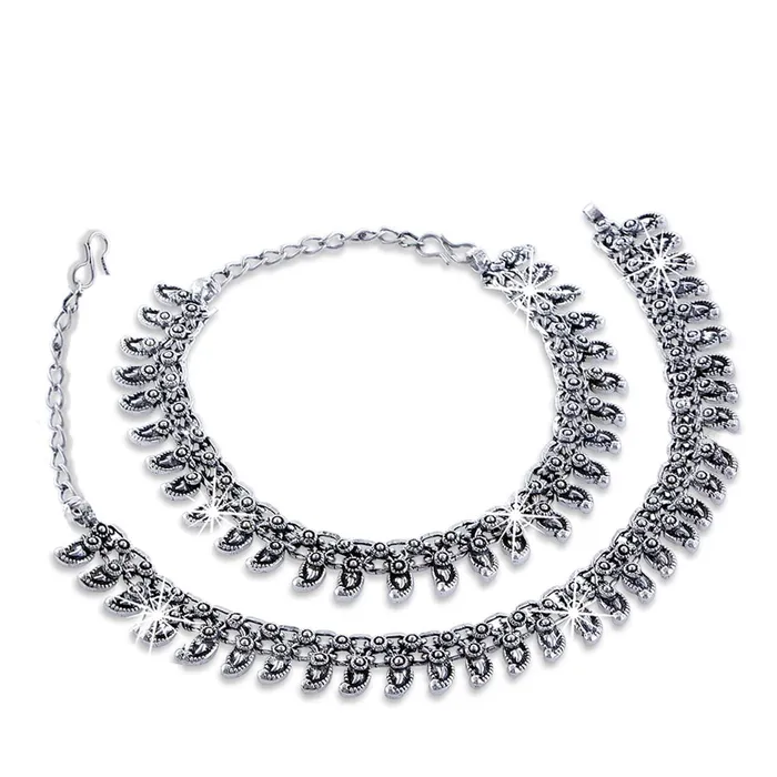 Yellow Chimes Oxidised Silver Anklets for Women Silver Oxidised Anklets Antique Design 2 Pcs Traditional Payal Anklets for Women and Girls Yellow Chimes Necklaces Yellow Chimes Oxidised Silver Anklets for Women Silver Oxidised Anklets Antique Design 2 Pcs Traditional Payal Anklets for Women and Girls Yellow Chimes Necklaces