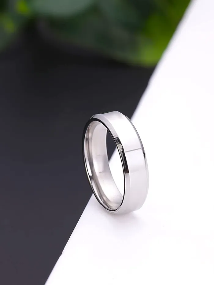 Yellow Chimes Silver Toned Ring For Men Pack of 1 Stainless Steel Band Ring Silver Band Finger Ring for Boys Ideal Gift For Men and Boys Yellow Chimes Necklaces