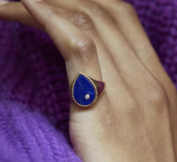 Yvonne Leon Earrings CHEVALIERE POIRE LAPIS LAZULI OR JAUNE Yvonne Leon Earrings CHEVALIERE POIRE LAPIS LAZULI OR JAUNE